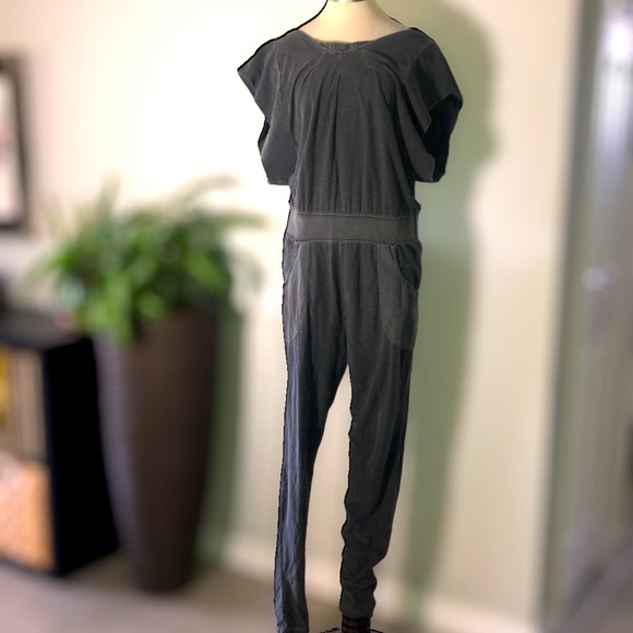 Espaço Fashion Jumpsuit - Picture 1 of 8